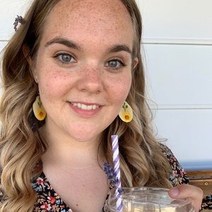 Meet your Posher, Elizabeth